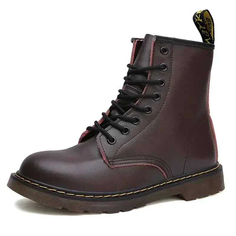 Klassische hochwertige Martin-Stiefel im britischen Stil