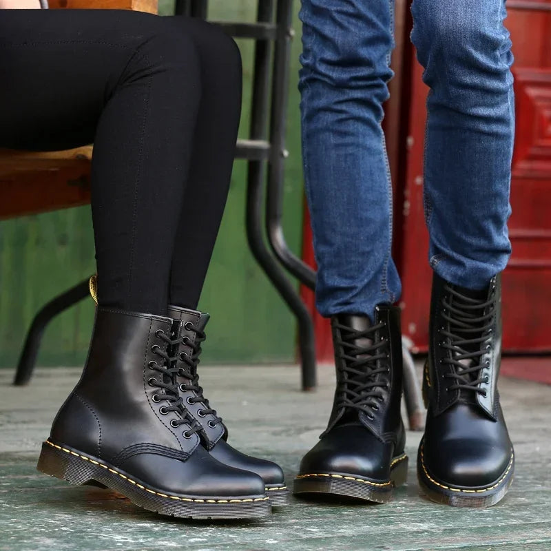 Klassische hochwertige Martin-Stiefel im britischen Stil