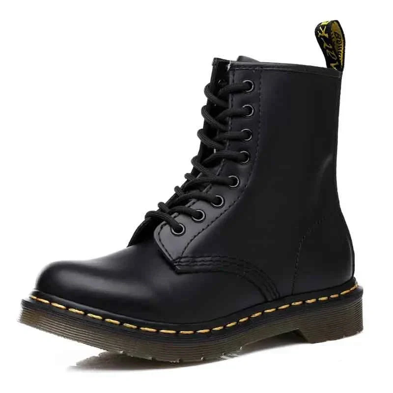 Klassische hochwertige Martin-Stiefel im britischen Stil