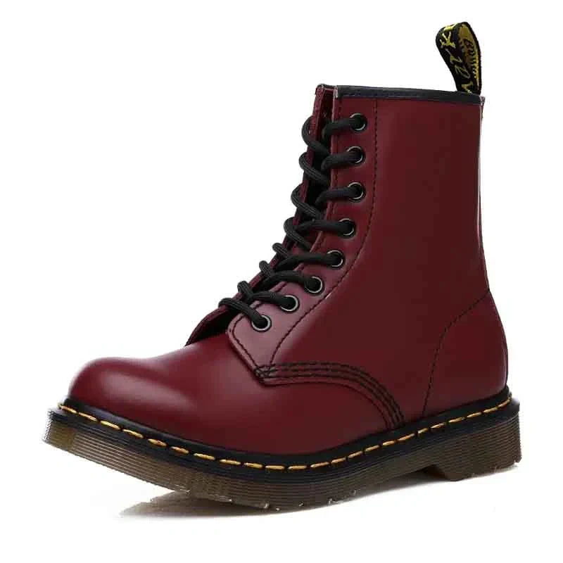 Klassische hochwertige Martin-Stiefel im britischen Stil