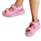 Damen-Sandalen mit Klettverschluss: Optimaler Komfort und unwiderstehlicher Stil